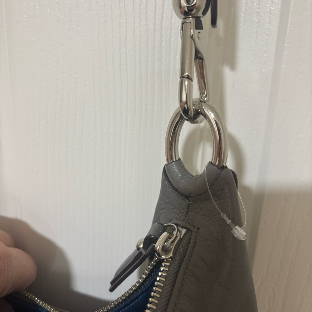 Vintage ๐ Coach Gray Leather Shoulder or Crossbody Bag.๐ - Picture 16 of 16
